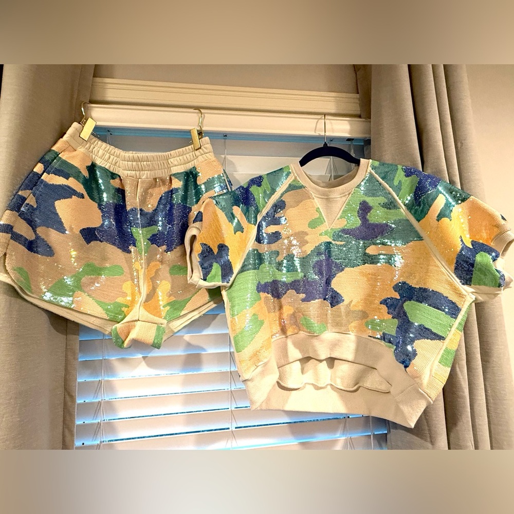 QOS NWOT Camouflage Set